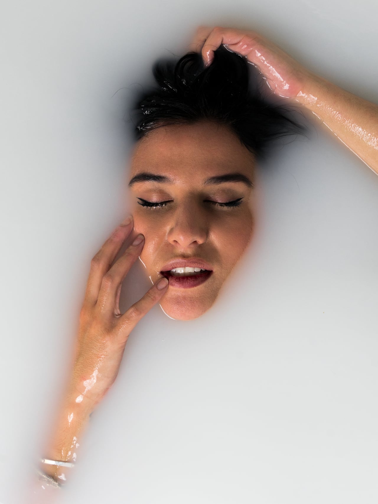 Bathmilk · Eva Valle